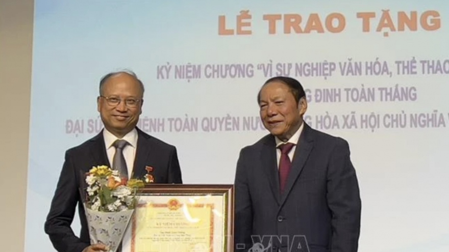 Vietnamese Ambassador in France honoured for cultural popularisation